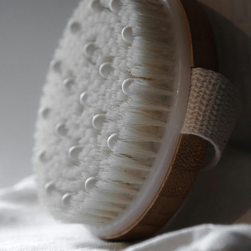 THE BENEFITS OF DRY BRUSHING FOR YOUR SKIN